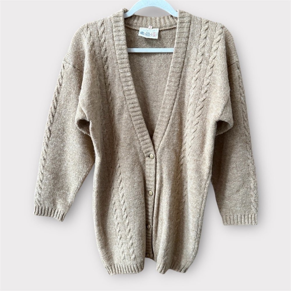 Vintage British Wool Tan Cable Knit v neck long sleeve Cardigan